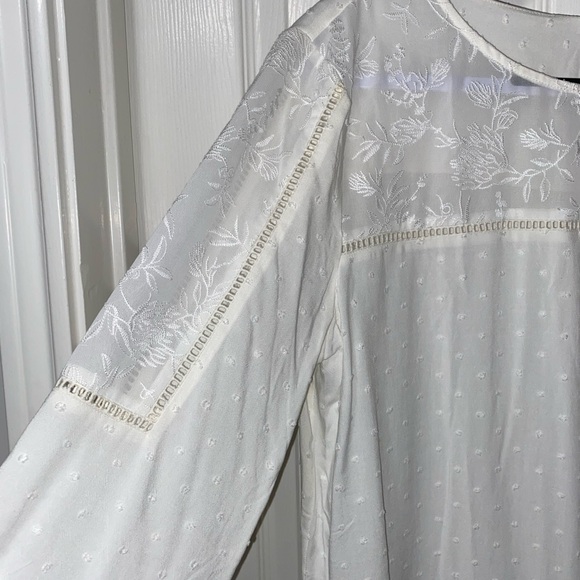 Beautiful Loft Flowing Blouse. New without tags. Size L - Picture 2 of 8